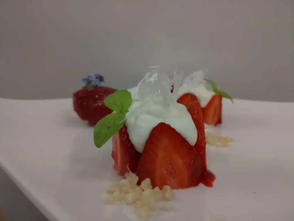 Dessert aux fraises